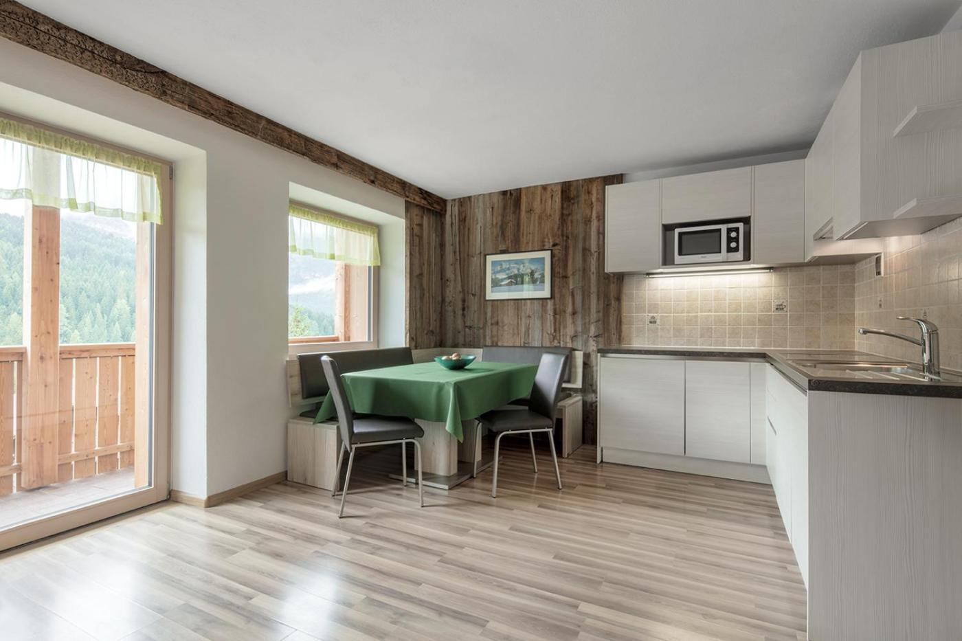 Apartment with Mountain View
